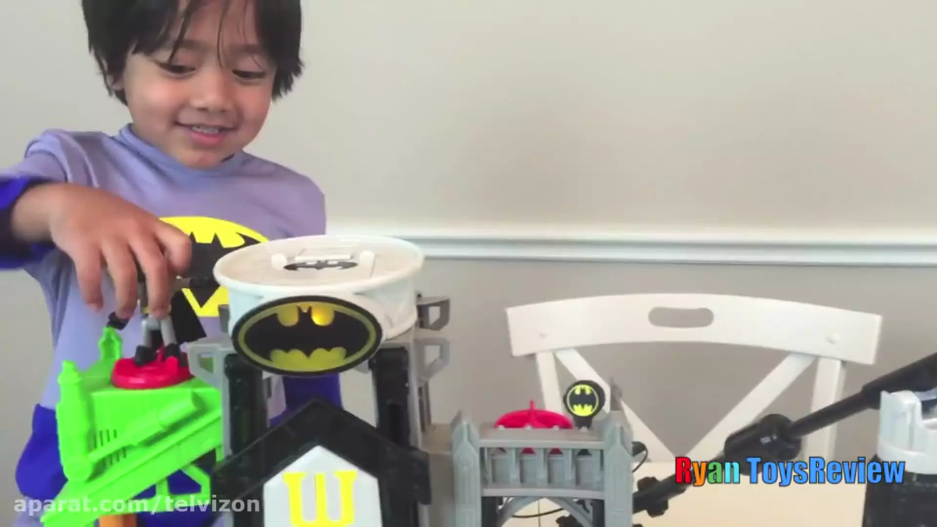 بازی بتمن و جوکر | دنیای رایان (قسمت 441)