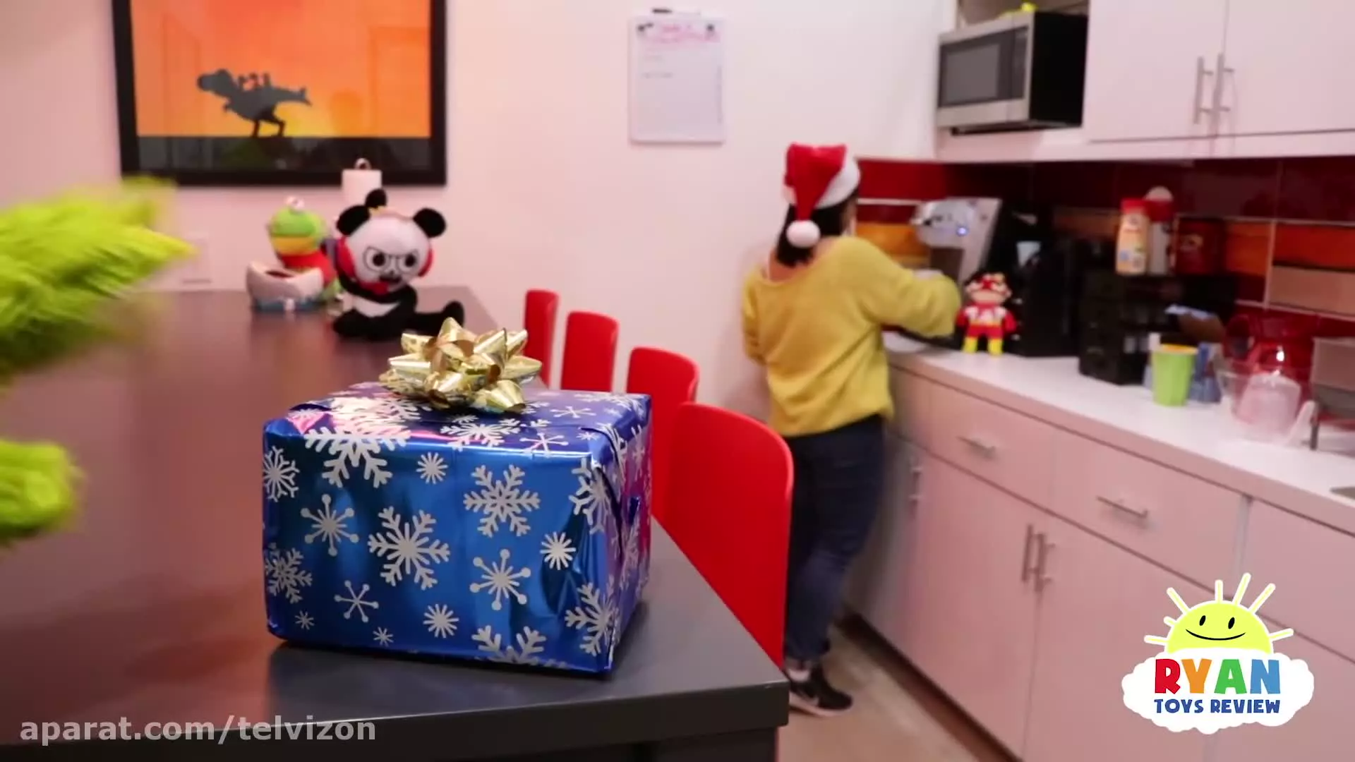 تیراندازی با اسلحه لیزری به همراه بابا | دنیای رایان (قسمت 1276)