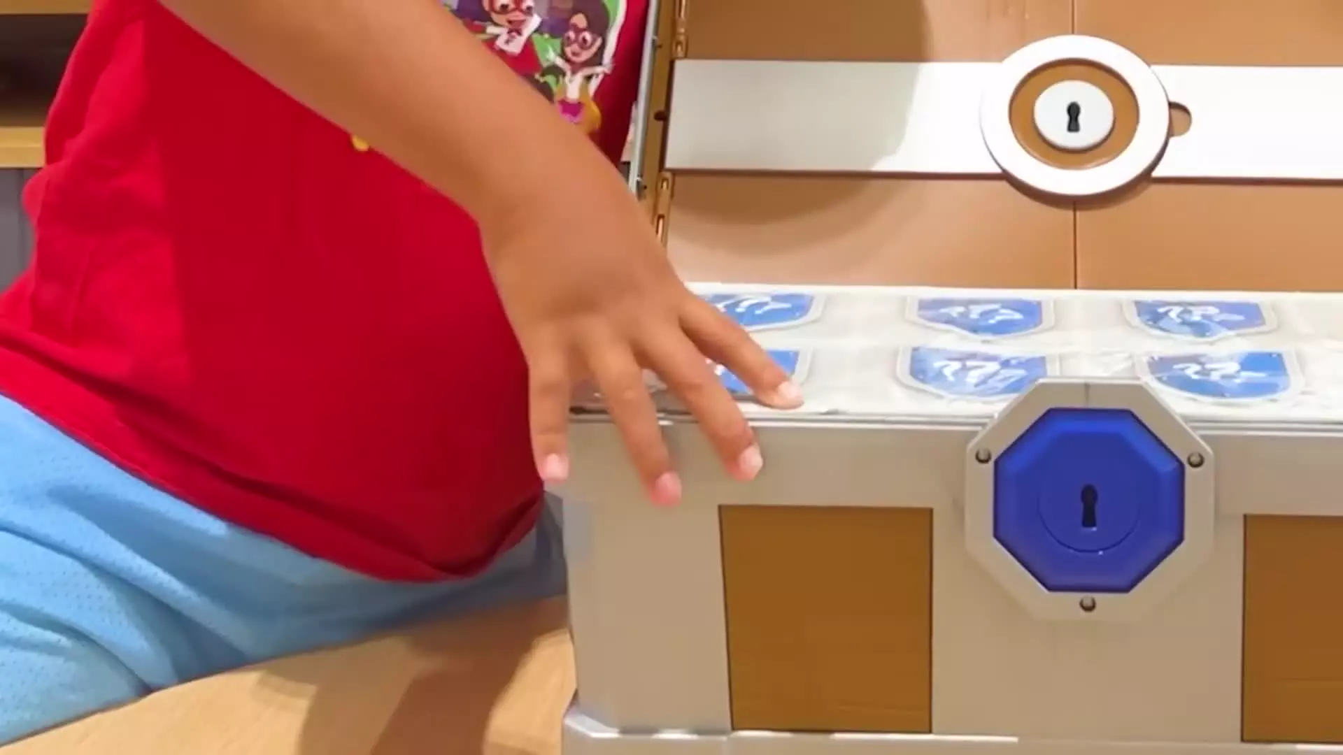 خرید اسباب بازی  | دنیای رایان (قسمت 2322)