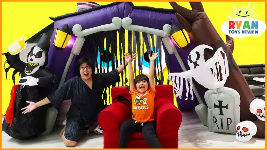 چالش ۲۴ ساعته رایان در خانه تسخیر شده برای هالووین | دنیای رایان (قسمت 1530)