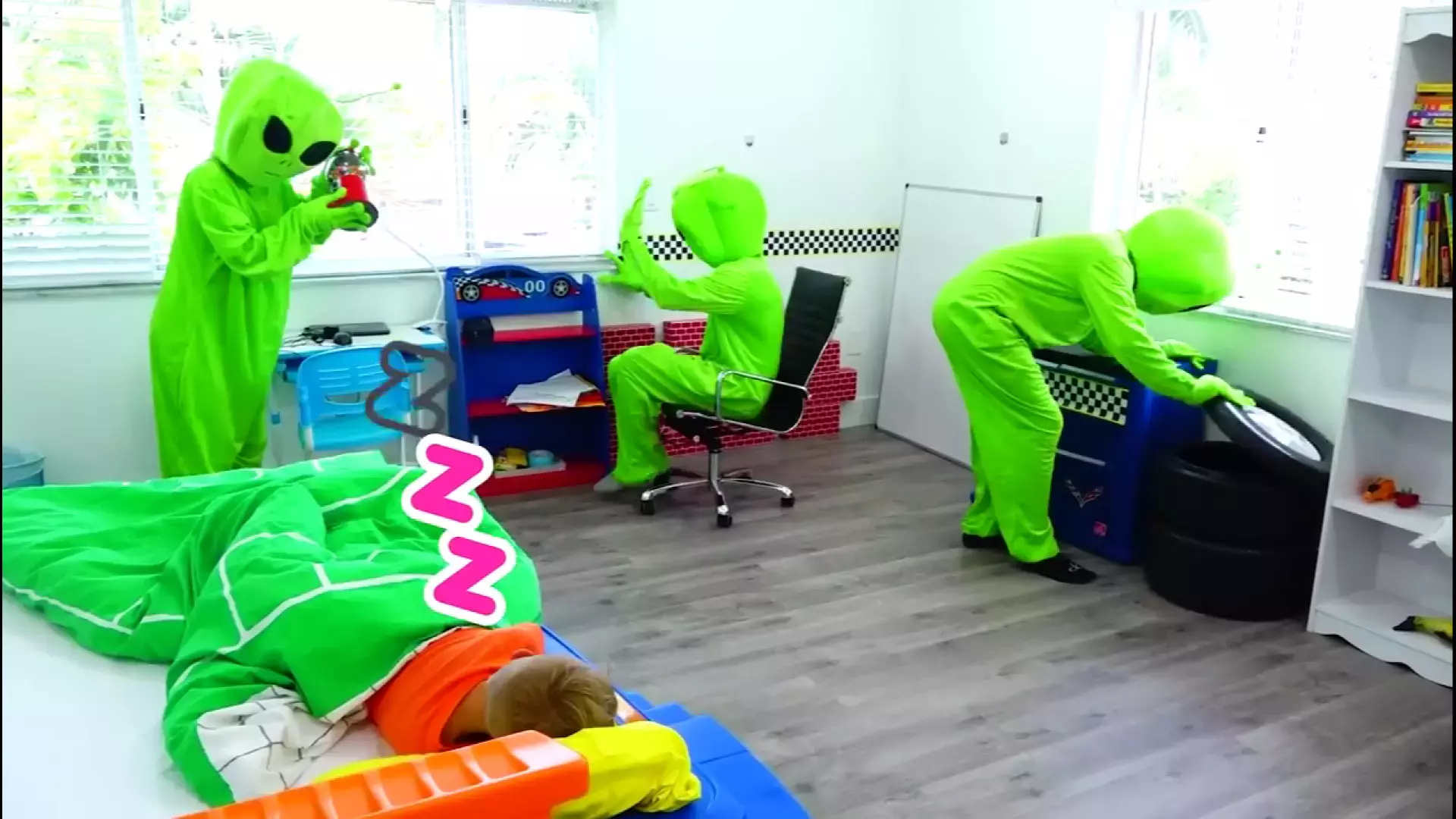 برنامه کودک ولاد و نیکی :: انیمیشن ولاد‌ و آدم فضایی ها :: ولادشو