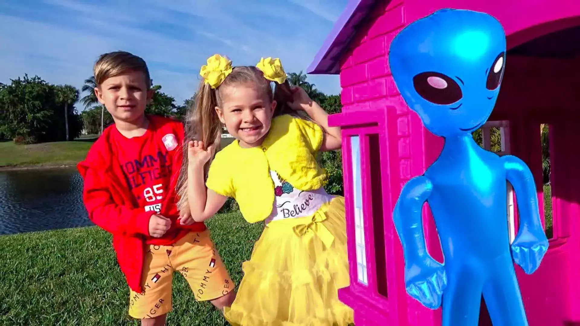 ماجراجویی‌های خنده‌دار دیانا و روما و آدم فضایی: چه چیزی در انتظار شماست؟