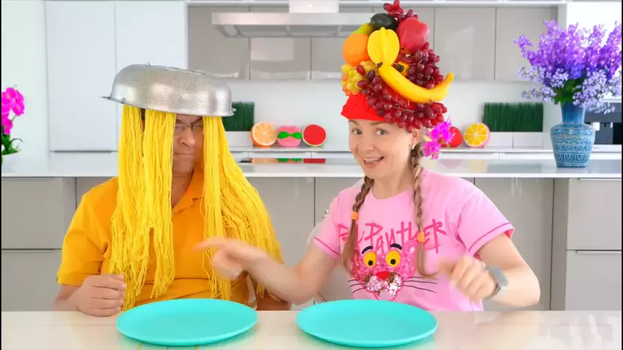 برنامه کودک دیانا و روما جدید: چالش آشپزی خنده‌دار!