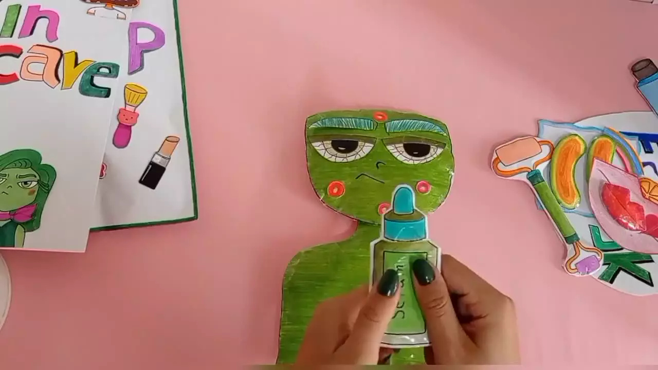 اسکوییشی درون و بیرون: لوازم آرایشی کاغذی جالب و جذاب