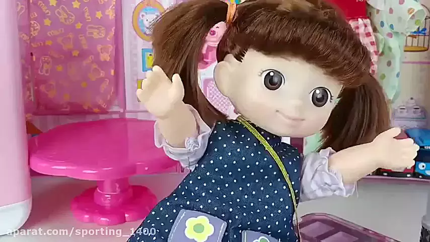 دنیای رنگارنگ عروسک‌ها: آموزش آرایش و آشپزی برای دختران کوچک