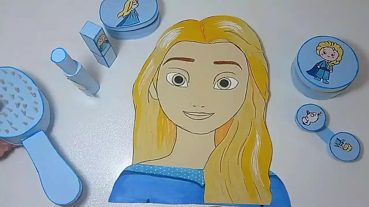 آرایش فروزن با لوازم کاغذی: چالش زیبایی کاغذی و کارتونی