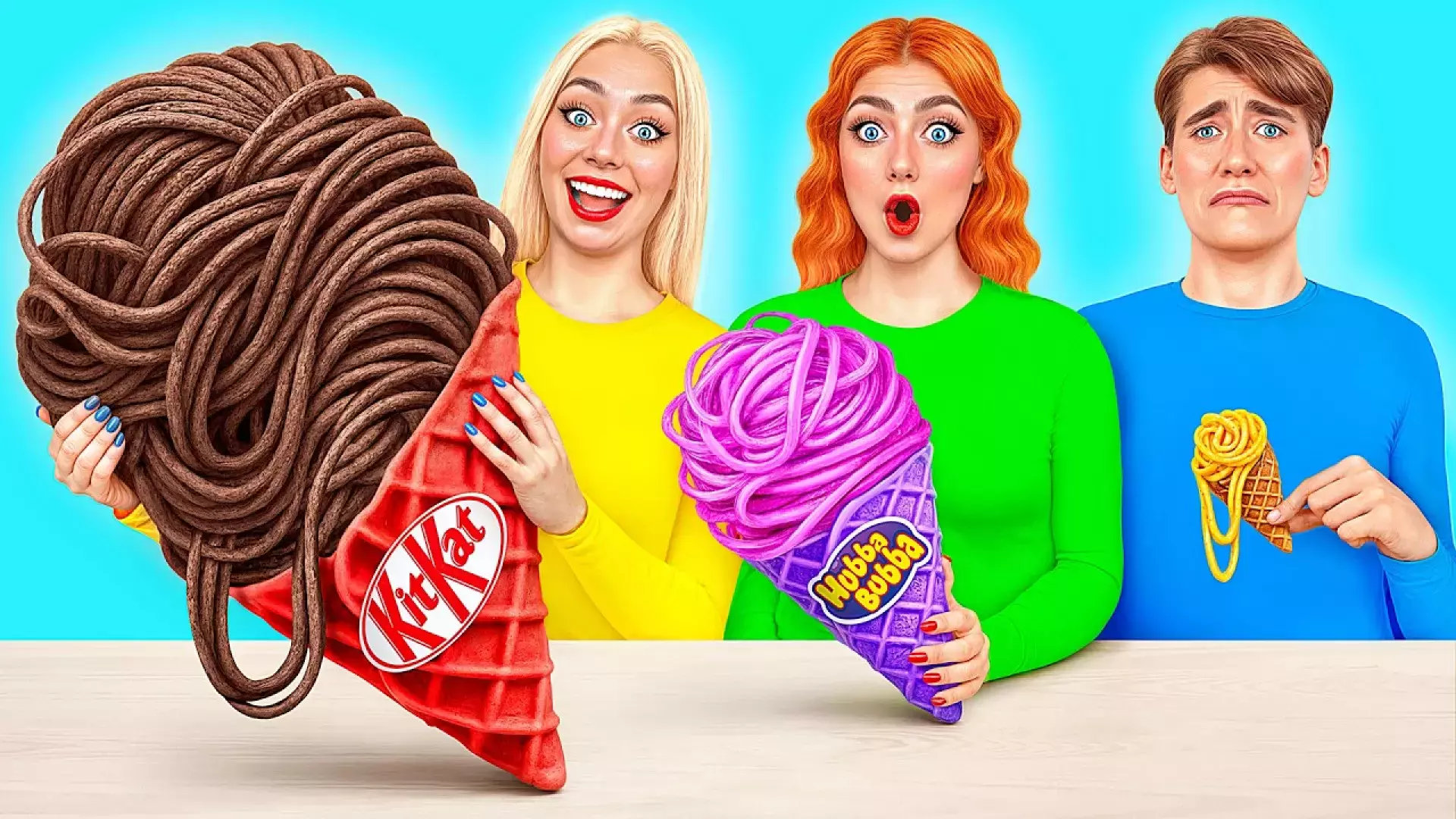 چالش غذایی طولانی جدید مغلطه ، چالش خوراکی 123go ، دختر با خنده های شیطانی