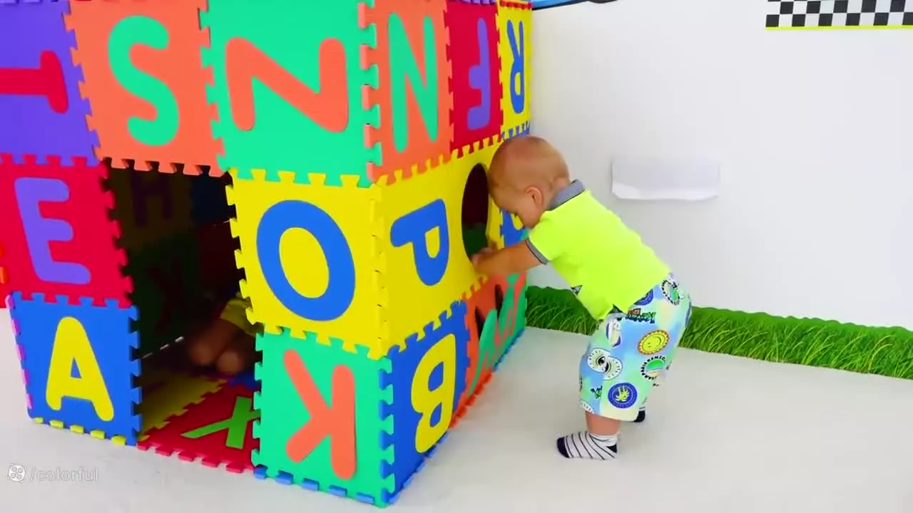 ولاد و نیکیتا-چالش ساخت خانه کارتون ولادو نیکی-ولادنیکی جدید-ولاد طولانی ولاد