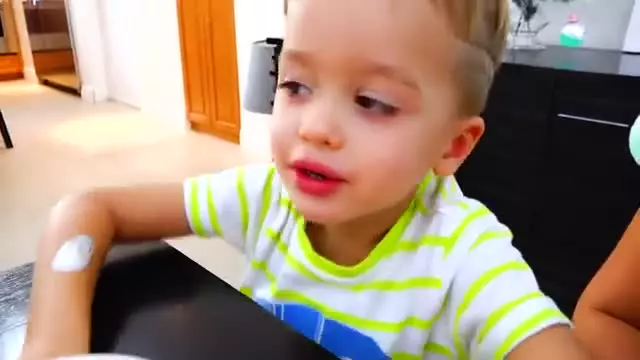 ولاد و نیکیتا ابرقهرمانان را دوست دارند  ولاد و نیکی  بازی کودک و خانواده