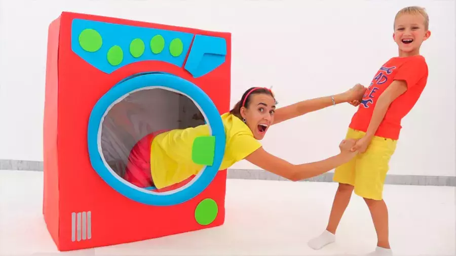 برنامه کودک ولاد و نیکی -چالش توپ بازی مامان-ولادو نیکی جدید-سرگرمی ولاد نیکی