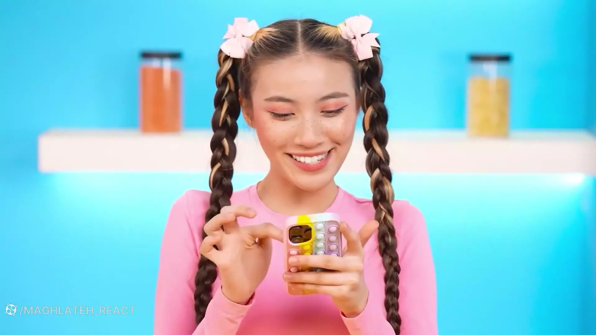 چالش جدید مغلطه ، چالش خوراکی 123go ، دختر با خنده های شیطانی