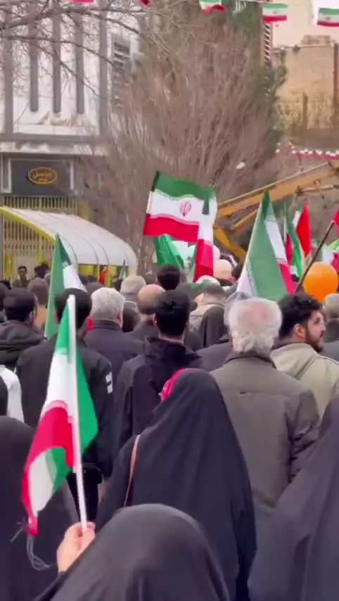 #ببینید   ما راهیان مسیر نوریم ... در انتظار روز ظهوریم ...