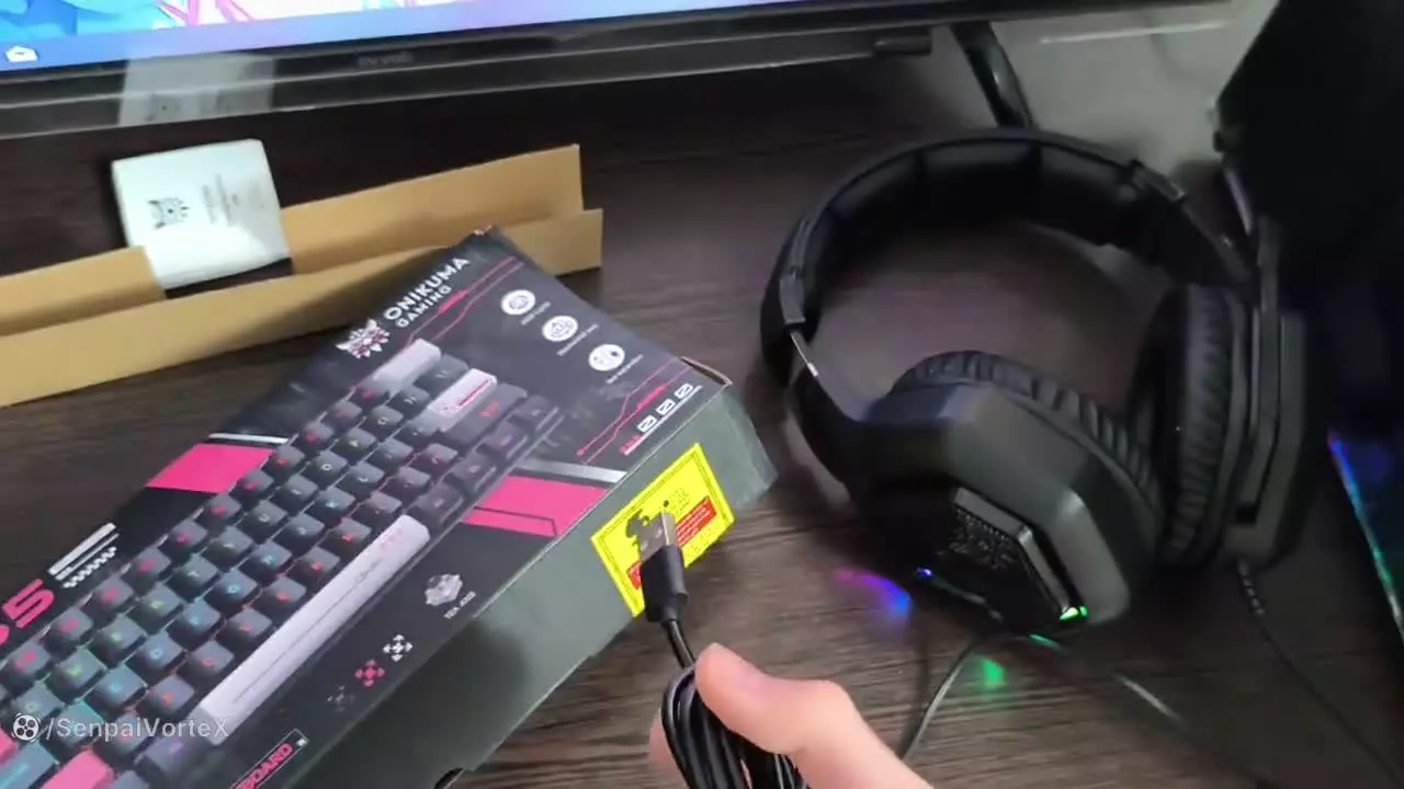 آنباکس و بررسی کیبورد اونیکوما g55 | عجب چیز حقیه | جعبه