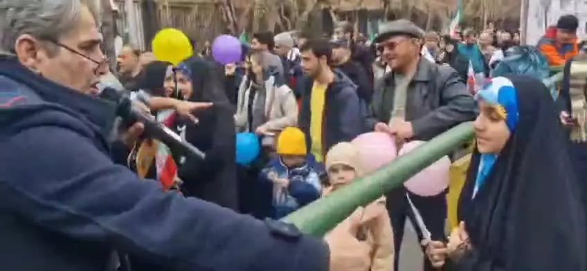 بانو آلاء موذنی در راهپیمایی ۲۲ بهمن 😍😍😍