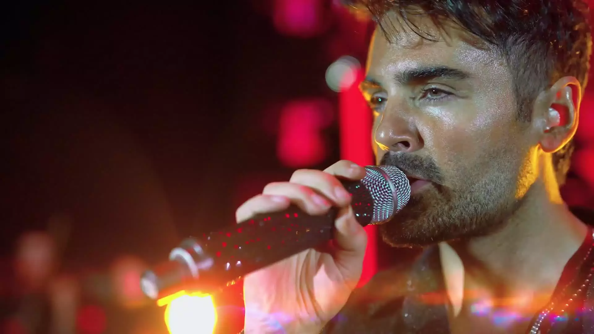 کنسرت سهراب پاکزاد و اجرای زنده آهنگ مال من باش