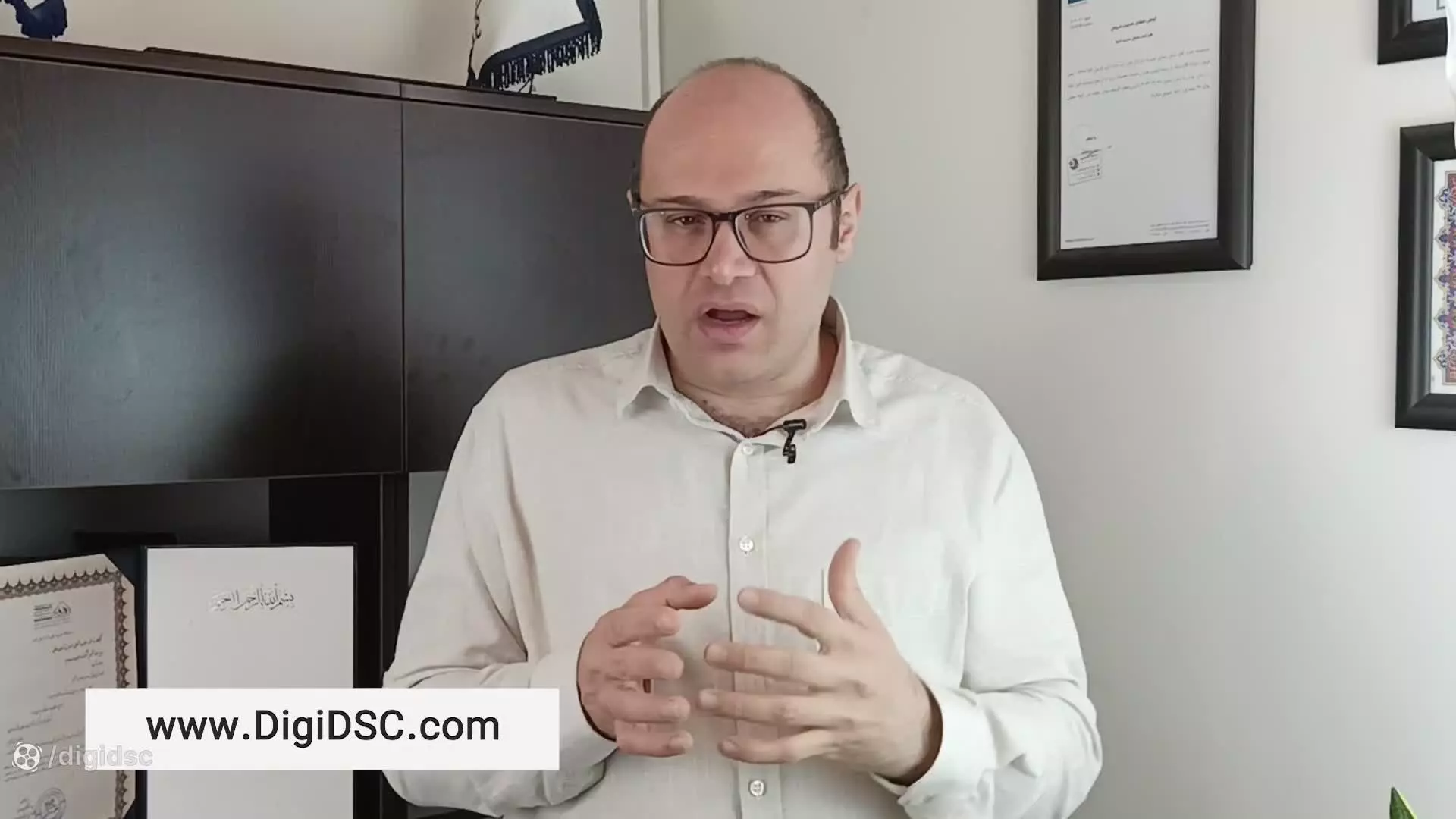 ما نماینده رسمی برند ویرا (Vira) هستیم