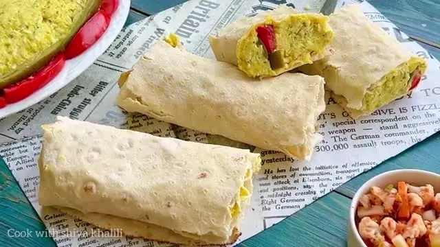 طرز تهیه ساندویچ سیب‌زمینی و تخم‌مرغ؛ مقوی و ساده