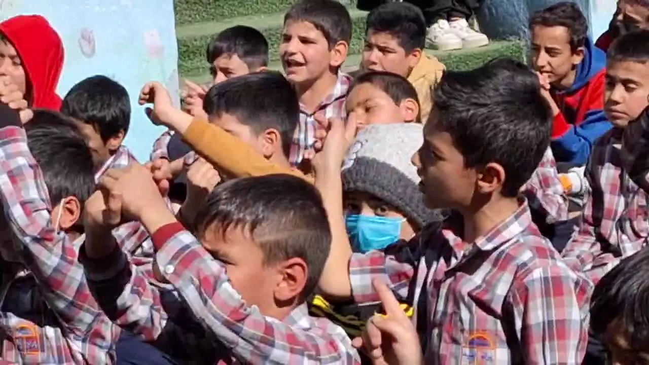 مراسم جشن نیمه شعبان در دبستان پسرانه پرتو امید با حضور رزیتا دغلاوی نژاد (خاله فرشته مهربون)