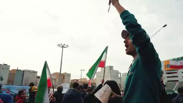 لحظه‌های شیرینی که ما در راهپیمایی۲۲ بهمن کنار شما تجربه کردیم: