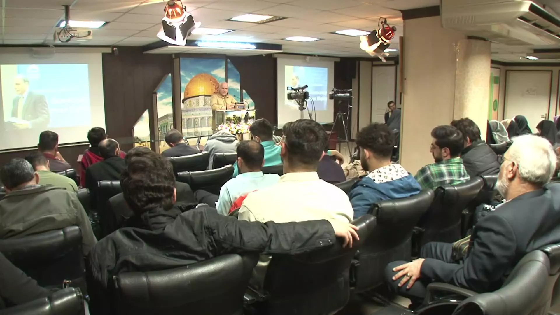 کلبه کرامت - جلسه ۱۰۶۷ سرفصل : مهندسی سیاسی  یک جامعه باوجدان