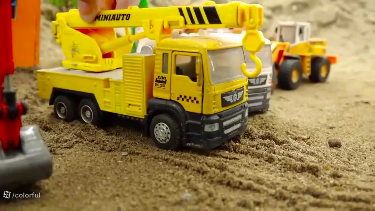 ماجراجویی با ماشین‌های اسباب بازی: سرگرمی کودکانه ماشین بازی