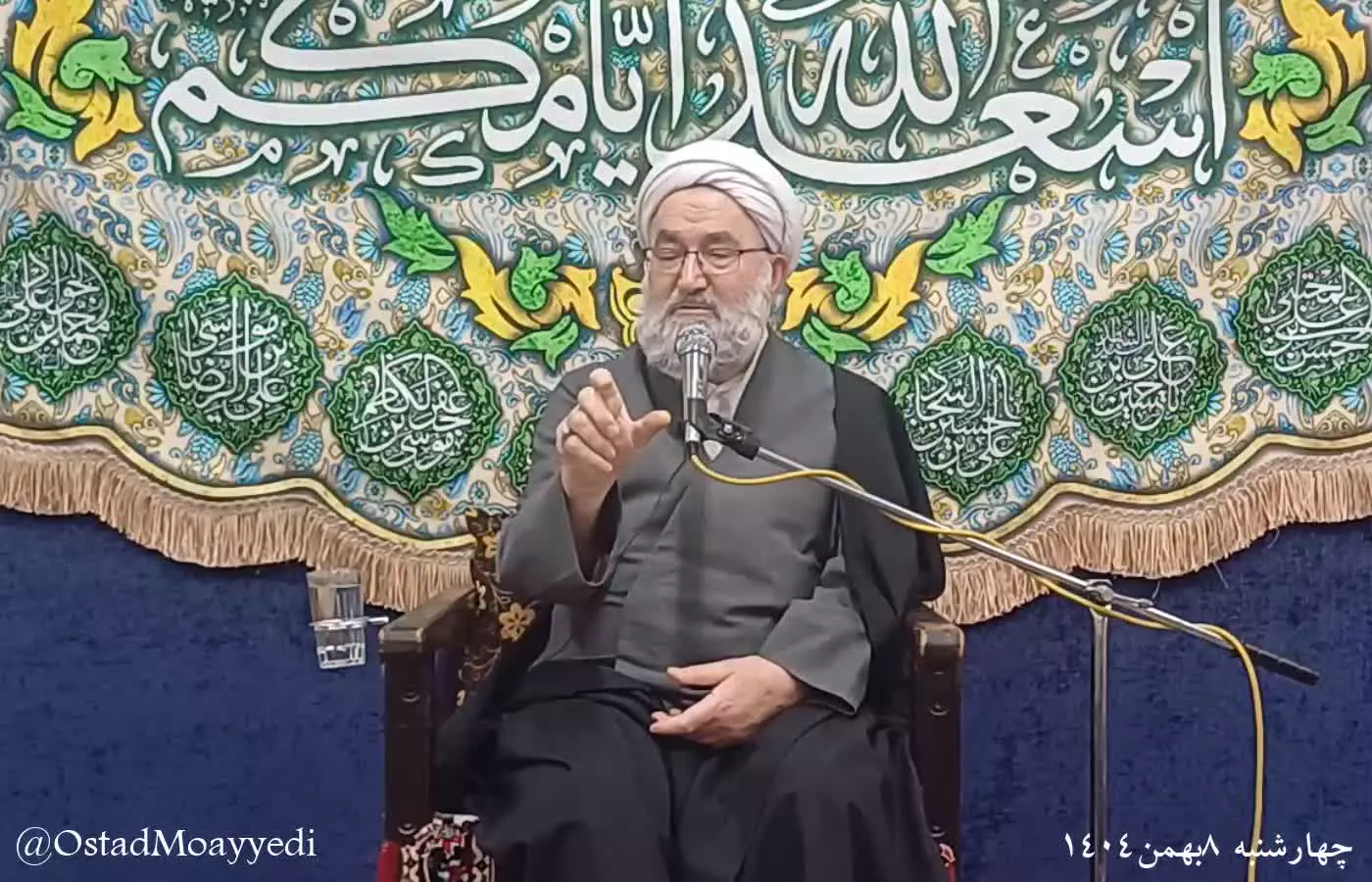 مسائل نظامی، زیر نظر رهبری بوده. اقتصاد و فرهنگ، دست غرب‌گراها.