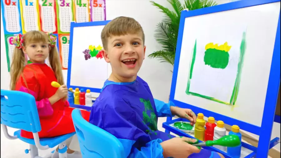 برنامه کودک نقاشی با دیانا و روما: آموزش‌های سرگرم‌کننده برای کودکان