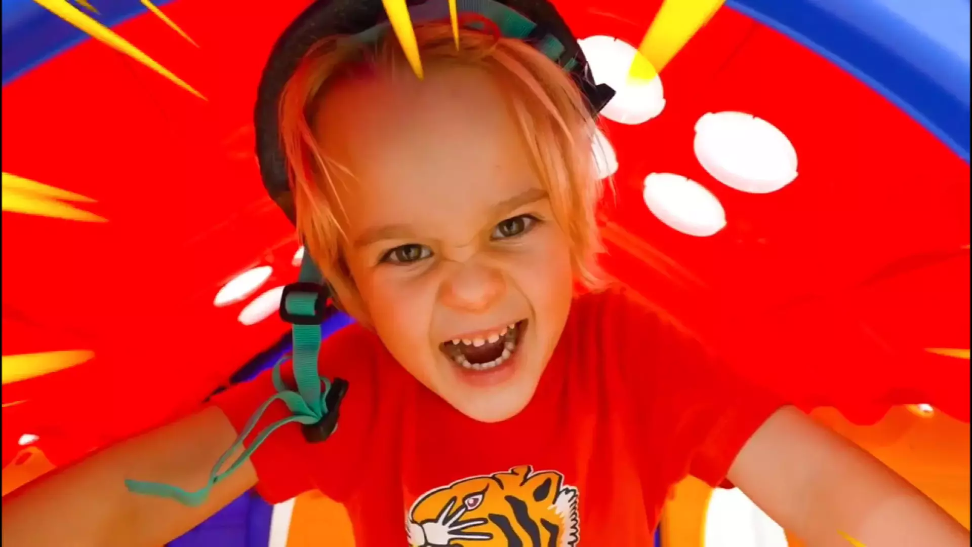 ماجراجویی‌های ولاد و نیکی با لگوها: خانه‌سازی و سرگرمی با مامان