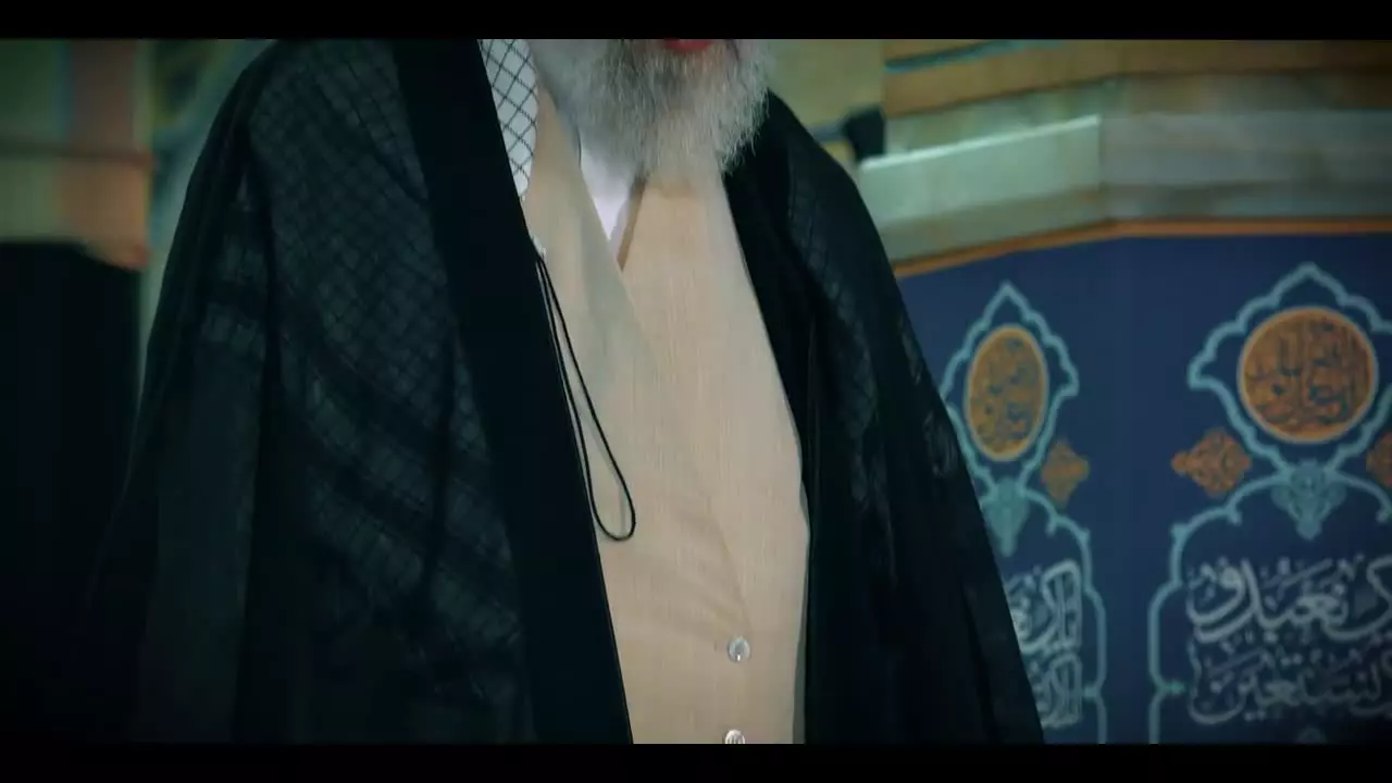 لحظاتی آرامش‌بخش از حضور امام شهید در مسجد مقدس جمکران