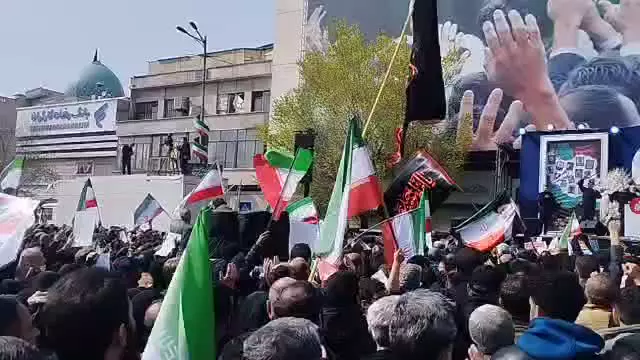 مداحی حماسی محمدحسین پویانفر در تشییع شهدای جنگ رمضان