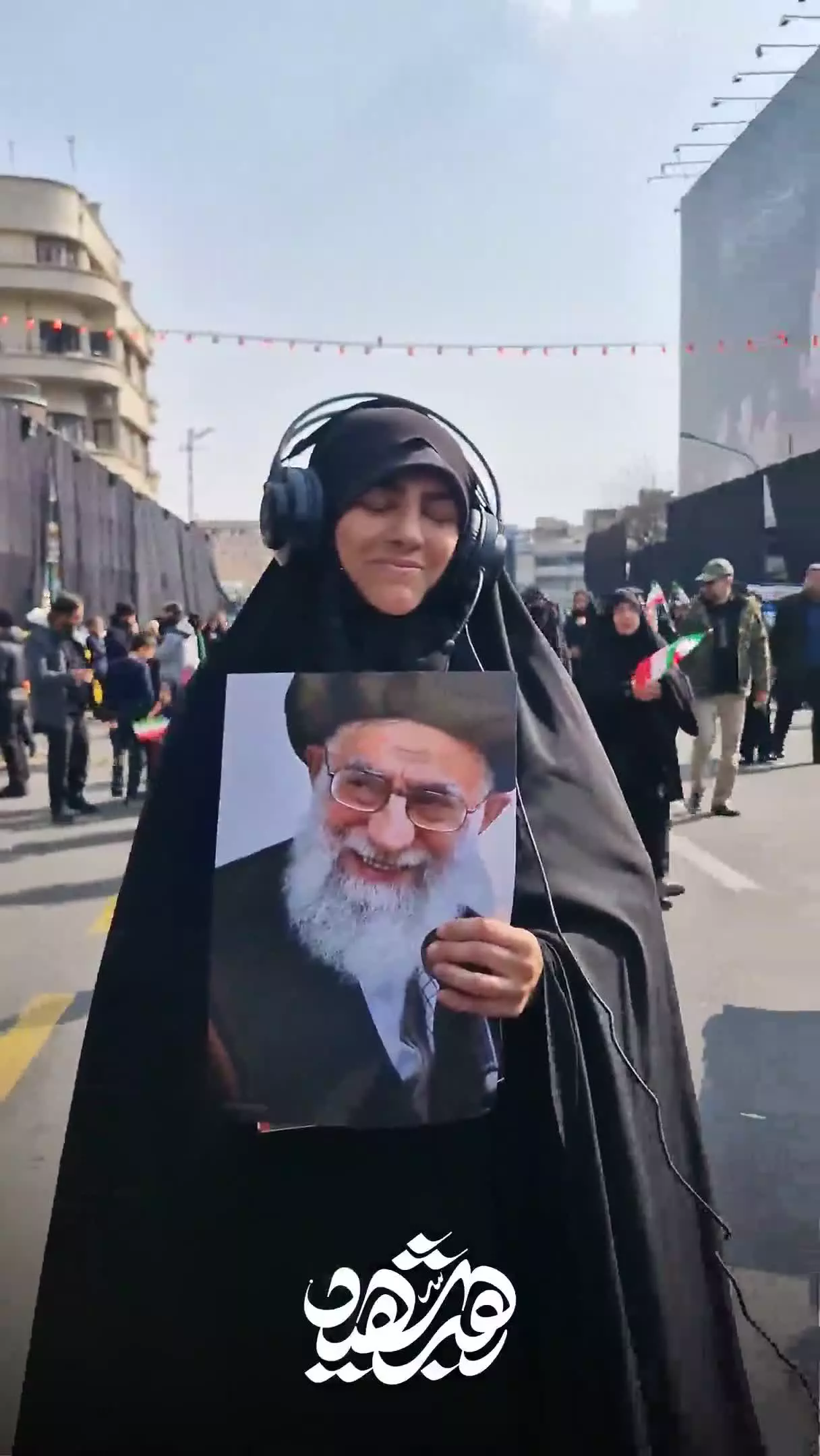 یک تماس تلفنی کوتاه با رهبر شهید انقلاب...