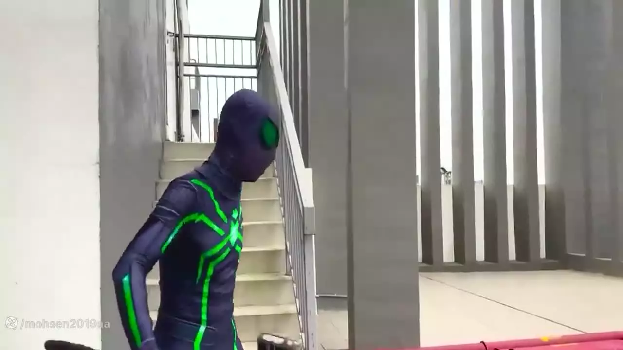 مرد عنکبوتی نبرد جدید با اشرار spiderman