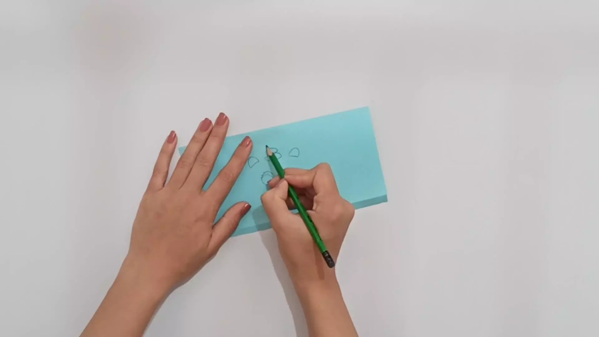 چگونه یک جامدادی شیک با کاغذ بسازیم؟ آموزش گام به گام