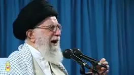 آقاجان،ناامید نمی‌شویم.   امامِ شهید:  اگه صد مورد خیانت خواص را هم دیدید ناامید نشوید،