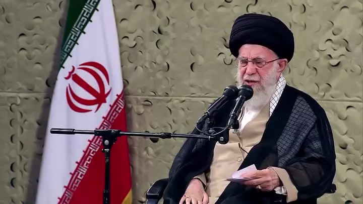 اِن تَنصُرُوا اللهَ یَنصُرکُم    رهبر شهید انقلاب: