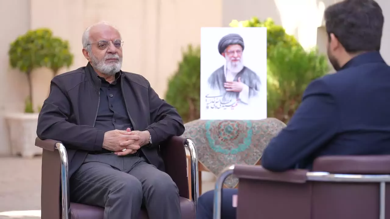 مدرسه‌ای در دل فامیل؛ روایت جلسات تربیتی رهبر شهید انقلاب اسلامی رضوان‌الله‌علیه