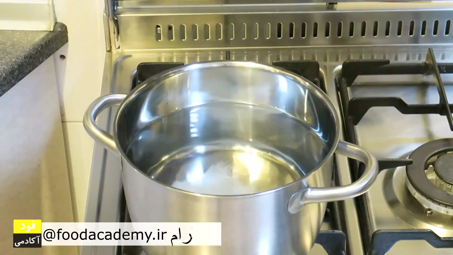 پاستا ایتالیایی با سس مخصوص - آموزش آشپزی سریع و خوشمزه