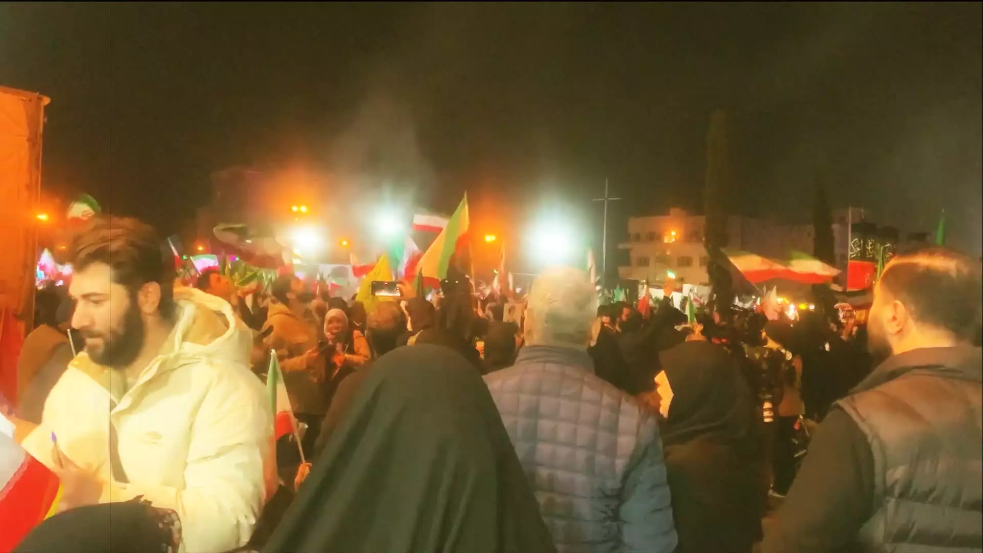 ایستگاه تخت جمشید ، گرگ و میش