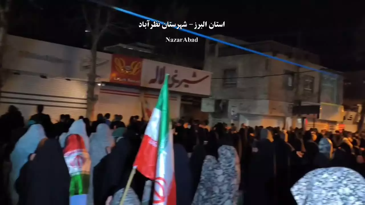 اقامه نماز استغاثه به امام زمان درخیابان انقلاب نظرآباد