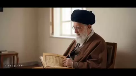 بازسازی لحظه شهادت رهبر شهیدمان و چفیه‌ای که به رهبر عزیزتر از جانمان رسید..