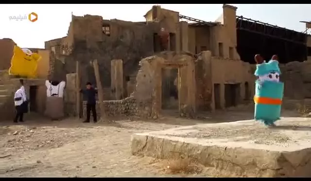 سکانس فیلم شعله با حضور《عمو پورنگ و بالشها》