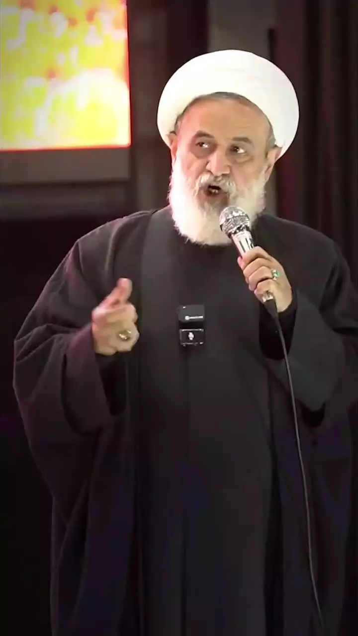با دشمن باید به گونه‌ای حرف زد که از کار خود پشیمان شود