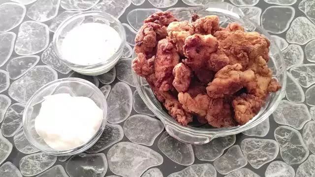 طرز تهیه مرغ سوخاری رستورانی با مواد ساده؛ ترد و حرفه‌ای در خانه