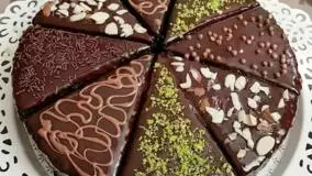 دستور سریع کیک خیس شکلاتی بدون فر در ۱۰ دقیقه